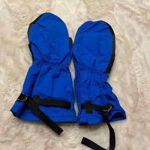 Sierra West mitten shell covers.